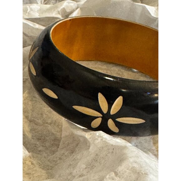 Vintage Black & Yellow Wooden Bangle Bracelet With White Floral Inlay Design 2.5 - Picture 4 of 7